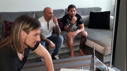 Sampaoli se reunió con Messi y Mascherano en Barcelona