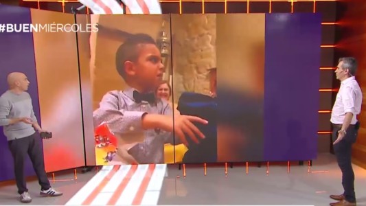 Le regalaron la camiseta equivocada