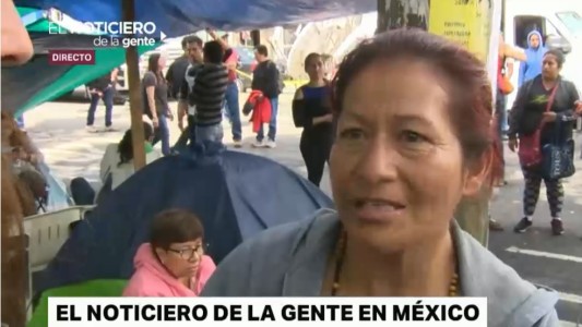 México: La desesperación de familiares de los trabajadores de una fábrica derrumbada