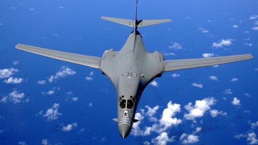 Bombarderos de EE.UU. volaron sobre la costa de Corea del Norte en una demostración de fuerza