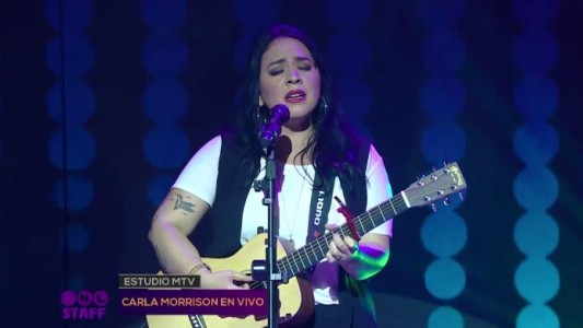 Carla Morrison cantó en Staff
