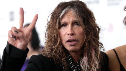 "Graves problemas de salud" de Steven Tyler obligan a Aerosmith a cancelar fecha en Argentina