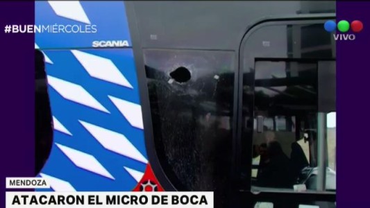 Atacaron a piedrazos el micro de Boca en Mendoza