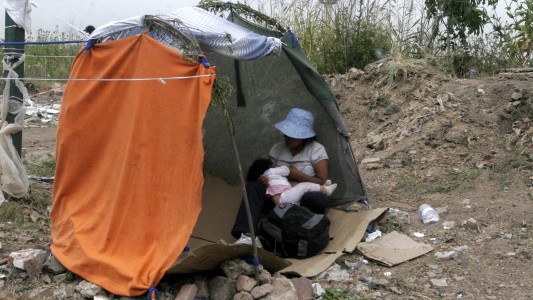 La pobreza bajó a 28,6% en el primer semestre, según el INDEC