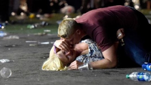 La historia de la foto que conmovió a todos tras la masacre de Las Vegas