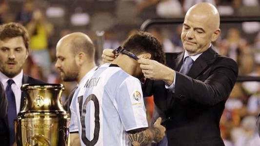 El presidente de la FIFA consideró "injusto" que Messi se retire sin ganar un Mundial