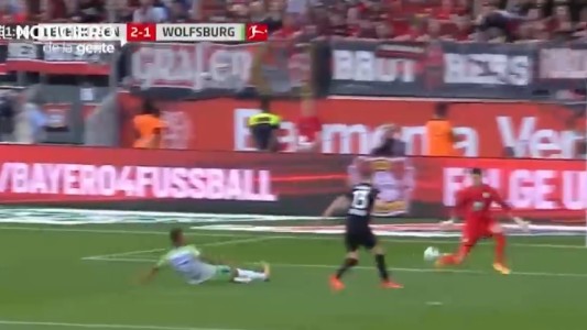 Otro gol de Alario en Alemania