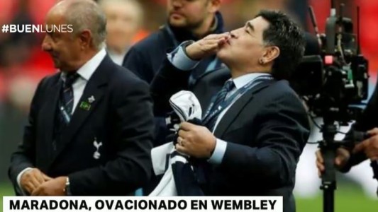 Los ingleses ovacionaron a Maradona