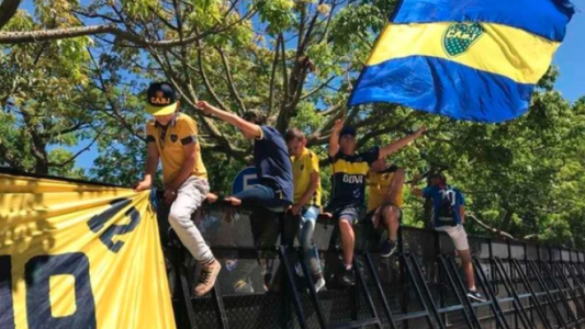 Superclásico: los hinchas de Boca hicieron un banderazo para despedir a su equipo