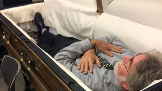 Así recibió un profesor a los alumnos tras corregir sus flojos exámenes