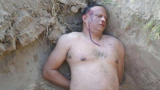 Un hombre fingió su muerte para probar que su esposa había contratado un sicario para asesinarlo