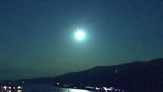 La impresionante "bola de fuego" que cruzó el cielo nocturno en Japón