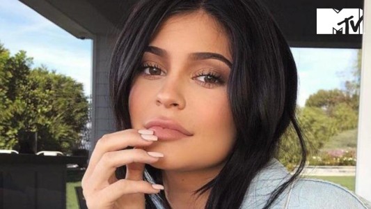 La razón por la que Kylie Jenner no hablará de su embarazo hasta después del parto
