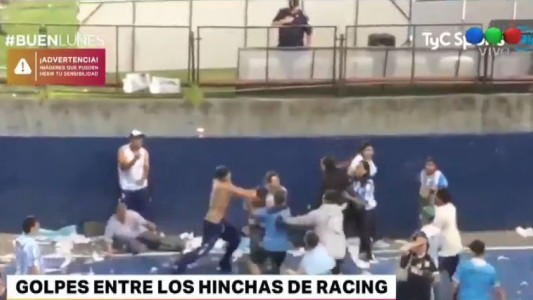 Los hinchas de Racing, a las trompadas
