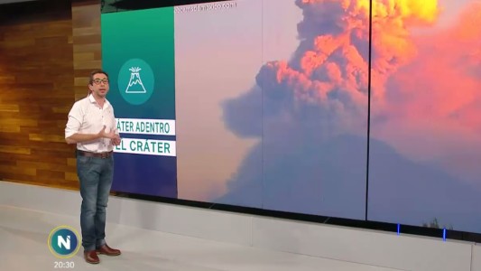 Elevan la alerta al nivel máximo en Bali y cierran el aeropuerto por la erupción del volcán Agung