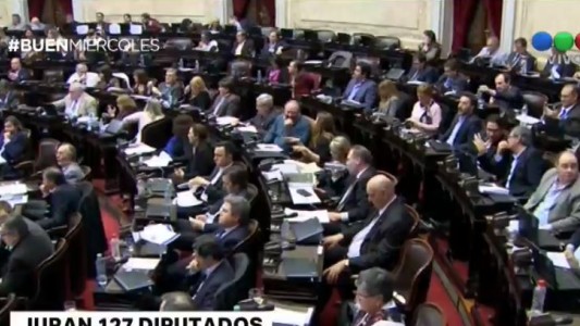 Juran 127 diputados electos en octubre
