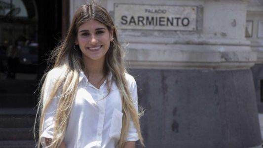 La chica que terminó el secundario sin faltar nunca a clases desde el jardín de infantes
