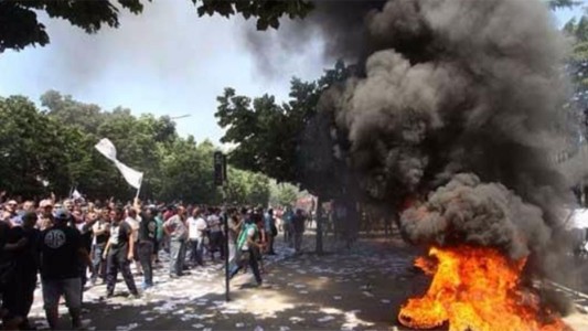 La Plata: incidentes en la legislatura bonaerense