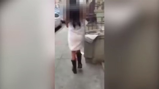 Video: obligó a su novia infiel a caminar desnuda por la calle y lo condenaron a prisión