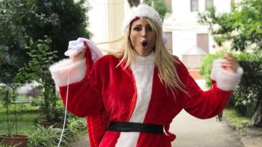 Vicky Xipolitakis se vistió de "Mamá Noel", visitó a niños con cáncer y estalló la polémica
