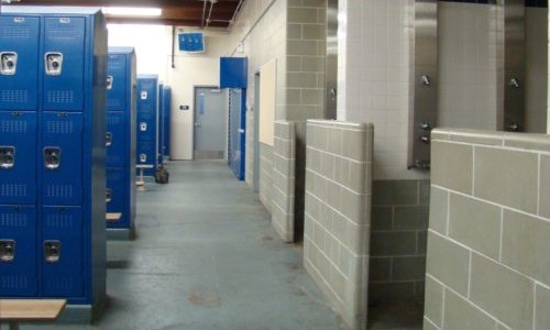 Despidieron a un representante de jugadores al que acusan de grabar a sus clientes en la ducha