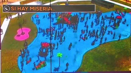 Pileta pintada: con gente pero sin agua