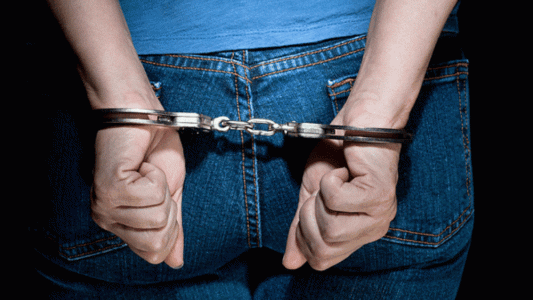 Detuvieron a una mujer que cobraba para dejar que violen a su hijo de 9 años