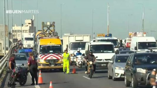 Choque y demoras en la autopista 25 de Mayo