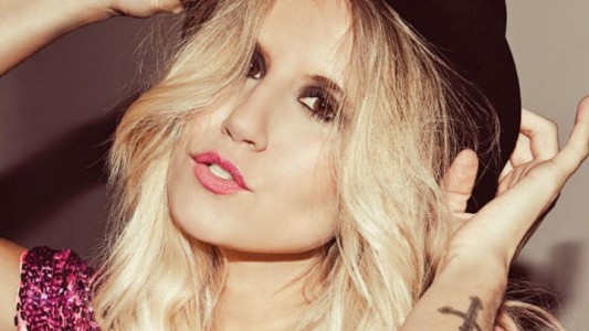 El destape de Mica Tinelli: la hija de Marcelo publicó dos fotos en bikini