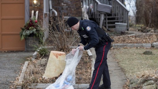 Conmoción en Canadá: detuvieron a un jardinero que descuartizaba homosexuales y los enterraba en macetas