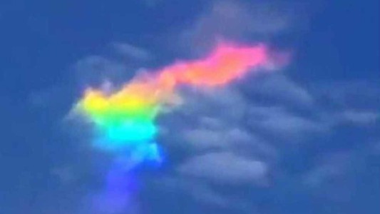 Sorpresa en el cielo: la increíble "nube arcoiris" brasileña