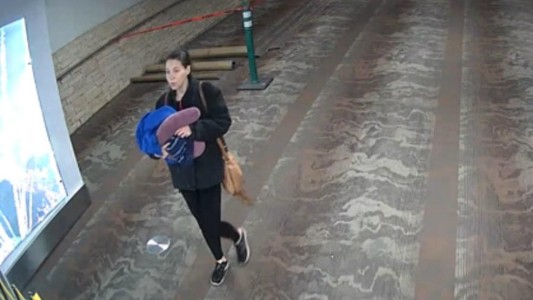 La extraña carta de la mujer que abandonó a su bebé recién nacido en un aeropuerto