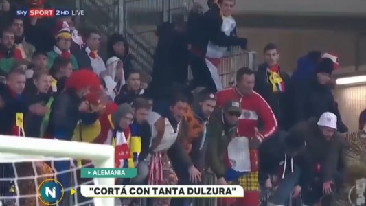 Arrojaron caramelos a la cancha