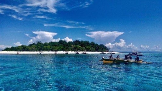 "Las mujeres acá son inseguras": promoción de un resort para atraer a turistas