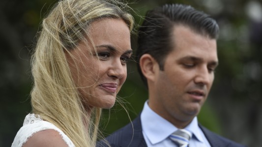 Hospitalizan a la nuera de Donald Trump tras abrir una carta con polvo blanco