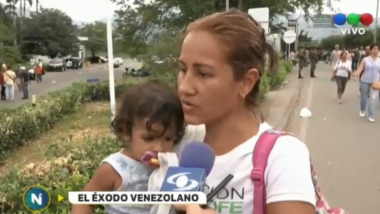 Miles de venezolanos intentan cruzar la frontera hacia Colombia luego de anunciarles el endurecimiento de los controles