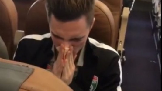 El jugador de fútbol ruso que se limpió la nariz con un billete de 500 rublos
