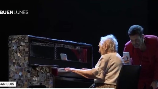 Axel le cumplió el sueño a una fan de 91 años