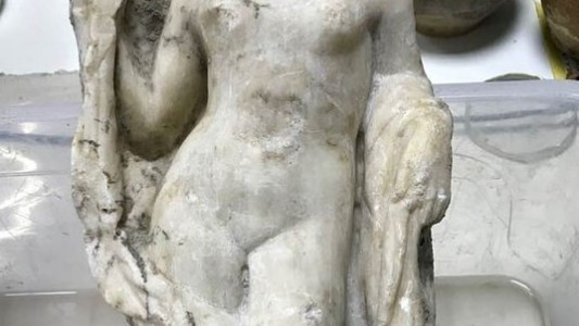 Grecia: hallaron una impresionante estatua de Afrodita mientras excavaban una red de subte