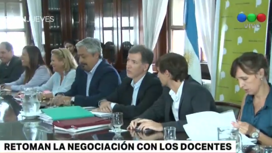 El gobierno bonaerense y los gremios docentes retoman la paritaria