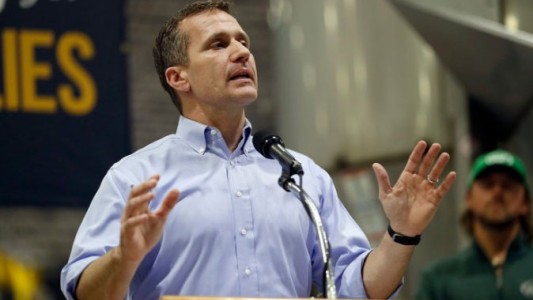 EE.UU.: arrestaron al gobernador de Missouri por fotografiar desnuda a su amante y extorsionarla