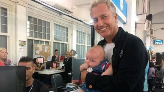 ¡Mirko es argentino!: El divertido video de Marley con su hijo al sacar el documento