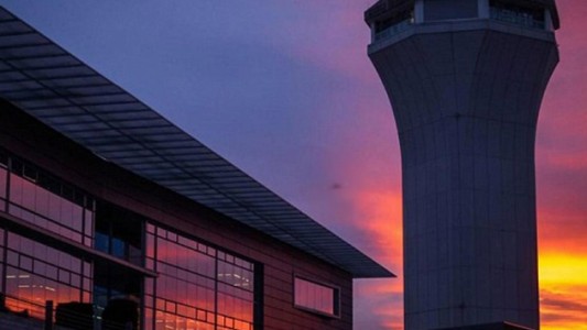 Audio escalofriante: el momento en el que la torre de control del aeropuerto de Oregon detecta un OVNI