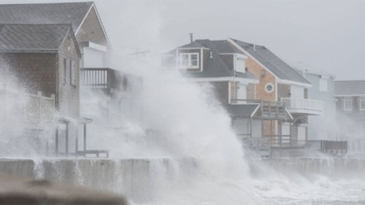 Alerta en la costa de Estados Unidos por un nuevo “ciclón bomba”