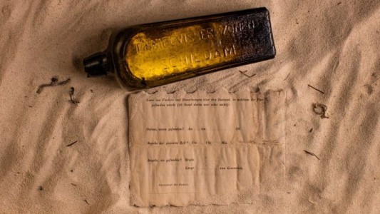 Hallaron un mensaje dentro de una botella arrojada al mar en 1886