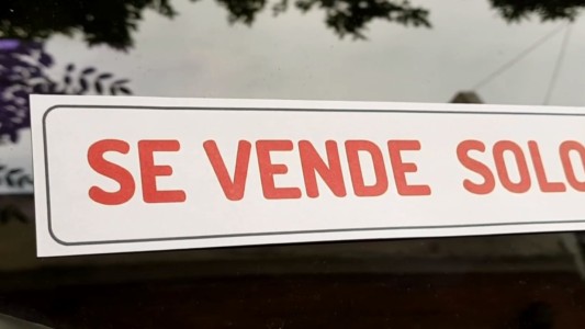 Eligió una forma muy creativa para vender su auto usado y se volvió viral