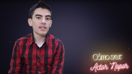 El insólito tutorial de un actor porno que la está rompiendo en Youtube