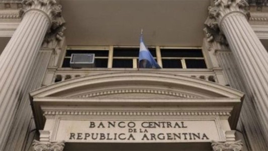 El Banco Central volvió a intervenir y el dólar cedió 14 centavos