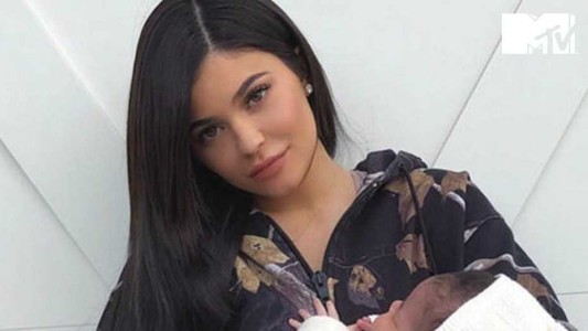 Kylie Jenner contestó todas nuestras dudas sobre el nacimiento de su hija