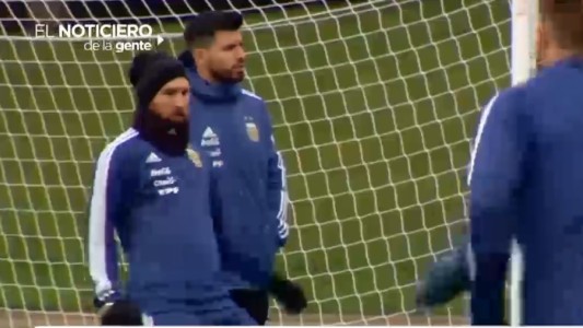 Messi ya entrena con la Selección en el frío de Manchester